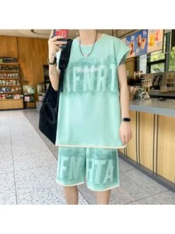 Tie Dye Letter Pattern Crewneck Vest & Shorts Set